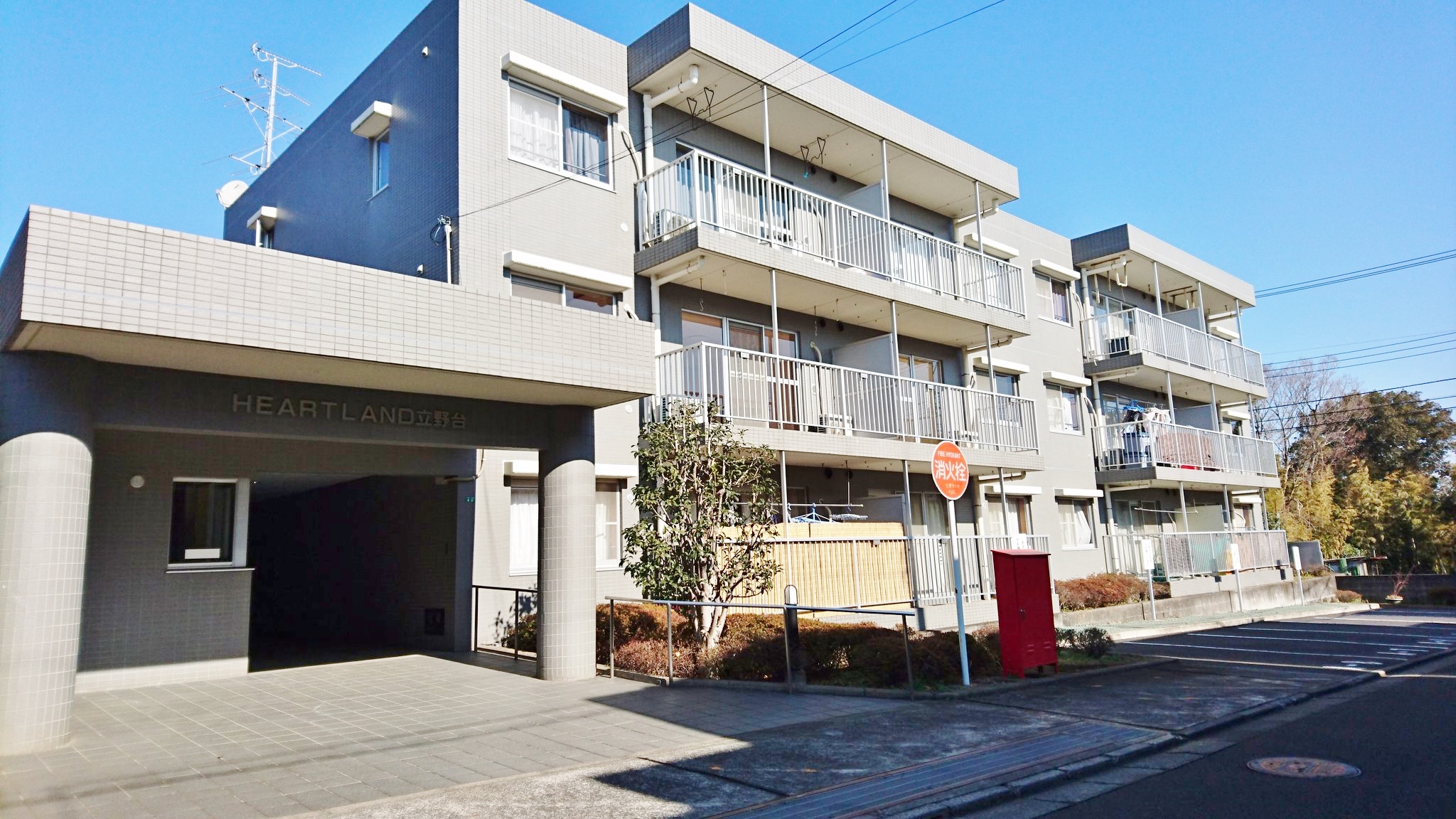 建物外観　1階の角部屋です♪