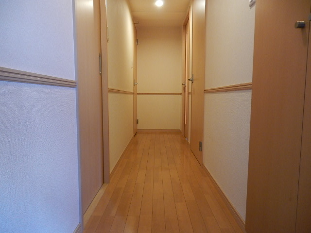 玄関　※同タイプの参考画像です。