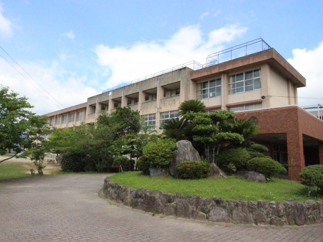 小学校　行橋市立行橋北小学校（小学校）まで924m