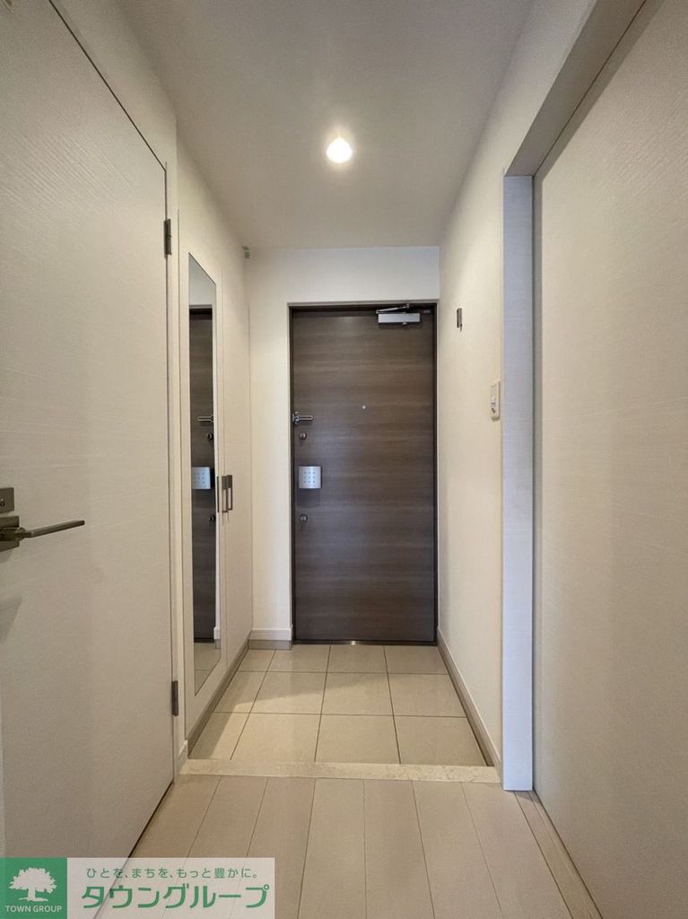 玄関　同物件別部屋のお写真になります。現況優先です。