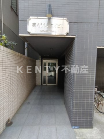 エントランス　清潔なエントランスです