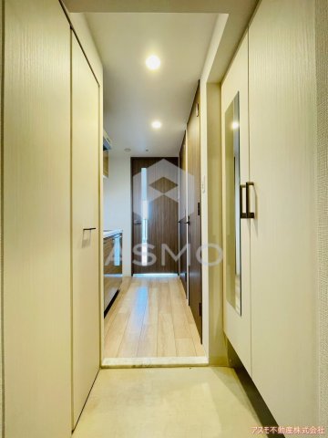 玄関　同マンション別部屋　参考写真