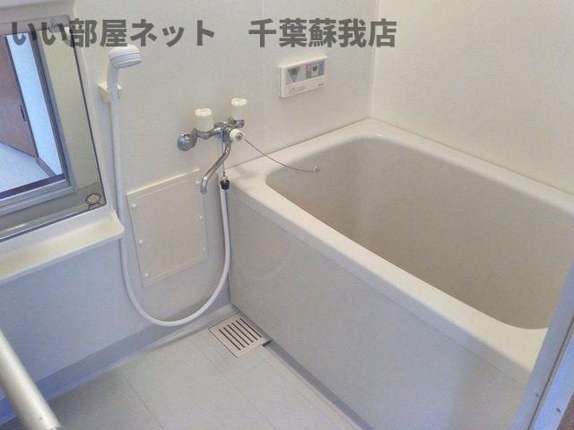 バス・シャワールーム　落ち着いた空間のお風呂です