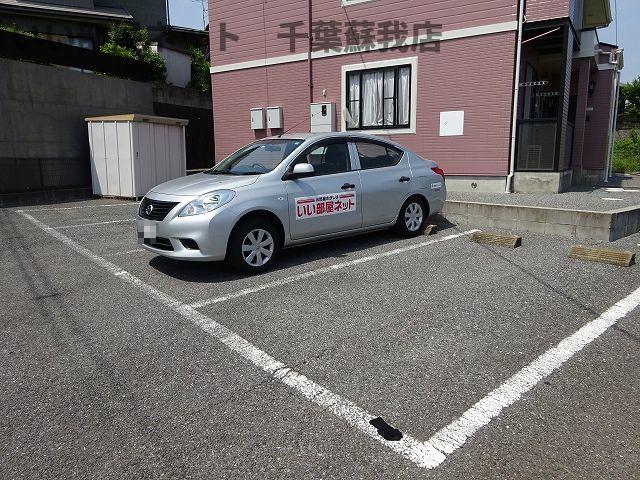 駐車場　駐車場があるので、車を買う予定の方も安心です