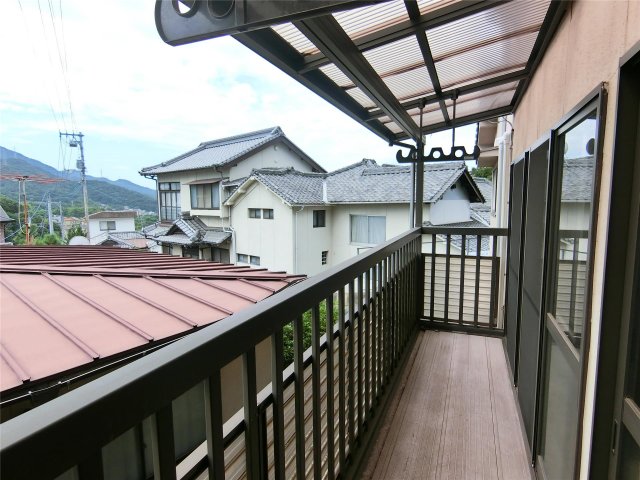 バルコニー　南西向きでお洗濯物もよく乾くバルコニーです！