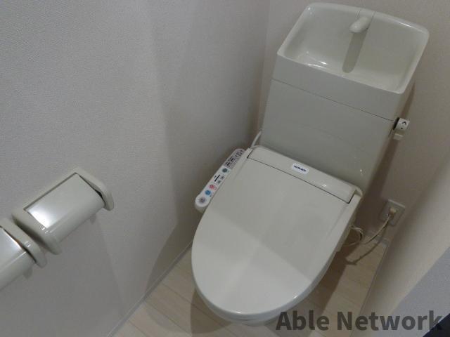 トイレ　温水洗浄便座