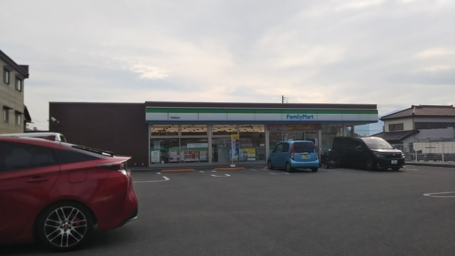 コンビニ　ファミリーマート甲府朝日店（コンビニ）まで209m
