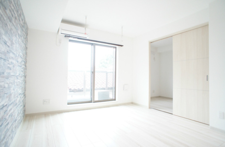 居室・リビング　【白基調の明るいお部屋です♪】オススメ物件です！