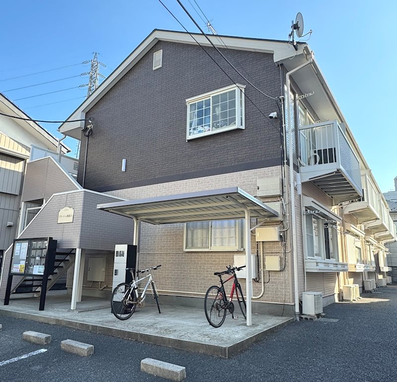 建物外観　新越谷駅徒歩６分（４８０ｍ）