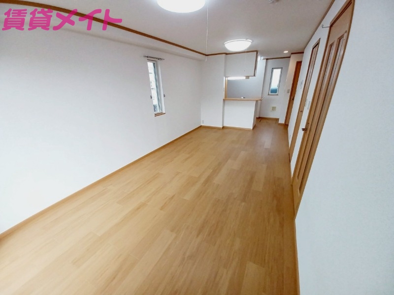 居室・リビング　別部屋参考写真です