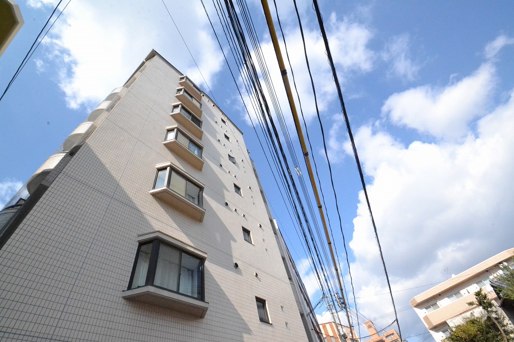 建物外観　遮音性と耐火性を備えた鉄筋コンクリート造です。