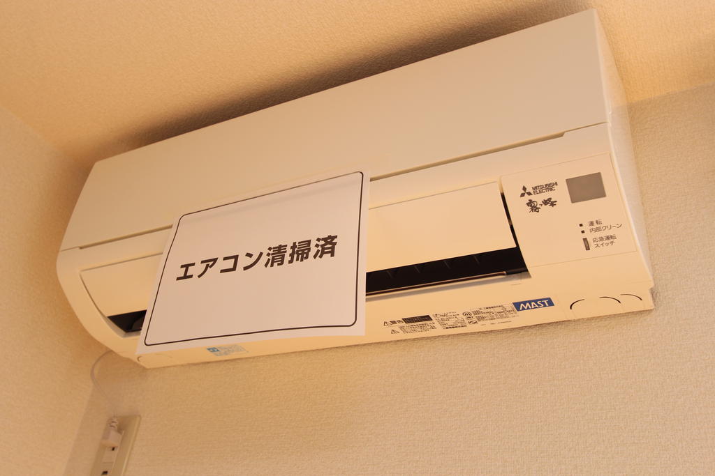 その他設備　リビングに、エアコン１台設置されています。