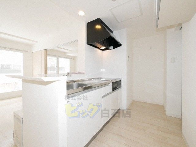キッチン　人気の対面式システムキッチンです♪