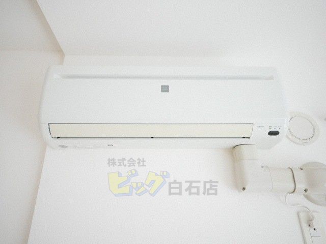その他設備　夏も快適なエアコン付きです♪
