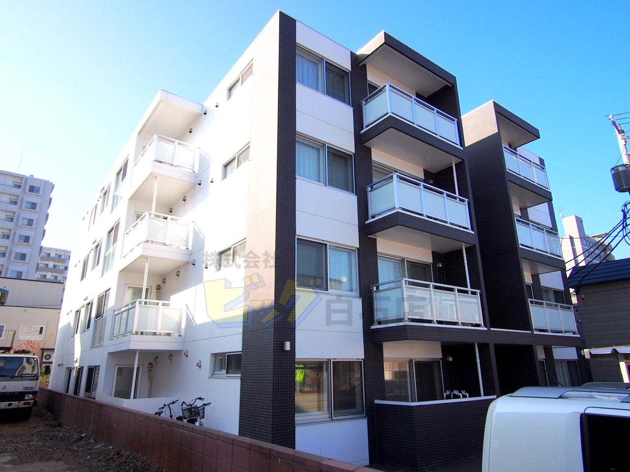 建物外観　人気のオール電化マンションです♪