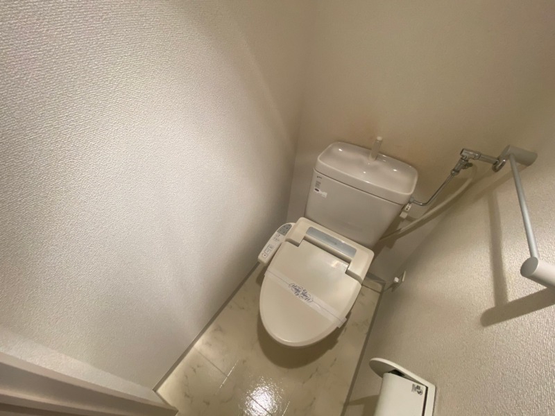 トイレ　ウォシュレット機能がついたトイレ。安心して使用できますね。