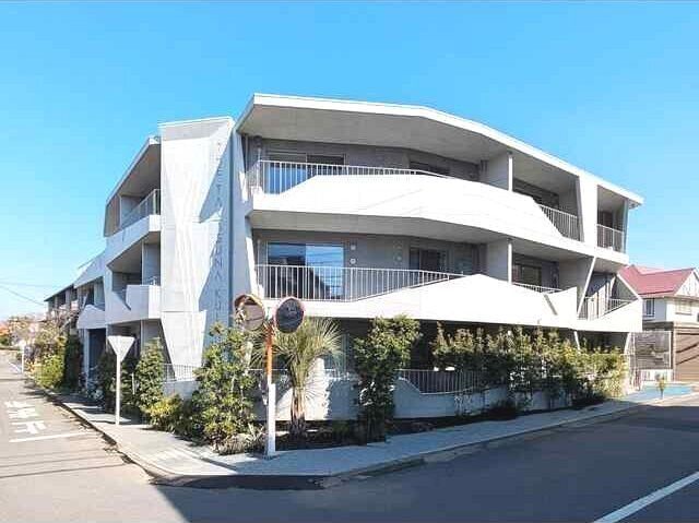 建物外観　オートロック完備