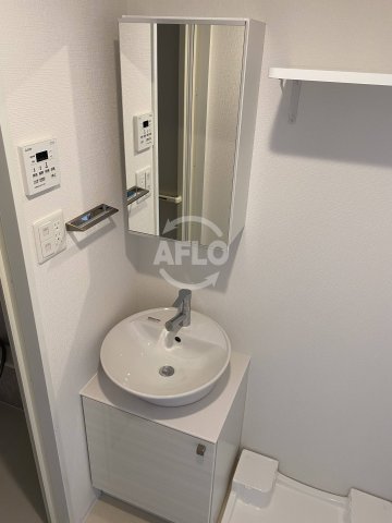 洗面設備　エスリード弁天町NORTH RESIDENCE　独立洗面台