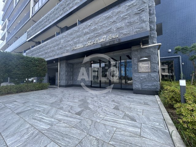 エントランス　プレサンス新大阪イオリア　エントランス