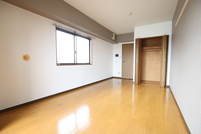 その他部屋・スペース　９帖　２面採光　洋室