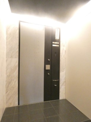 玄関　他部屋参考写真です。