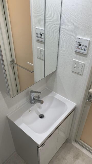 洗面設備　同仕様