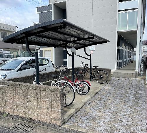 その他共有部分　屋根付き駐輪場完備