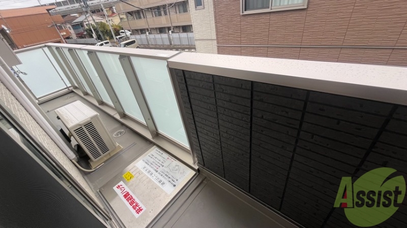 バルコニー　バルコニーです。充分な広さがあり、洗濯なども干せそうです。