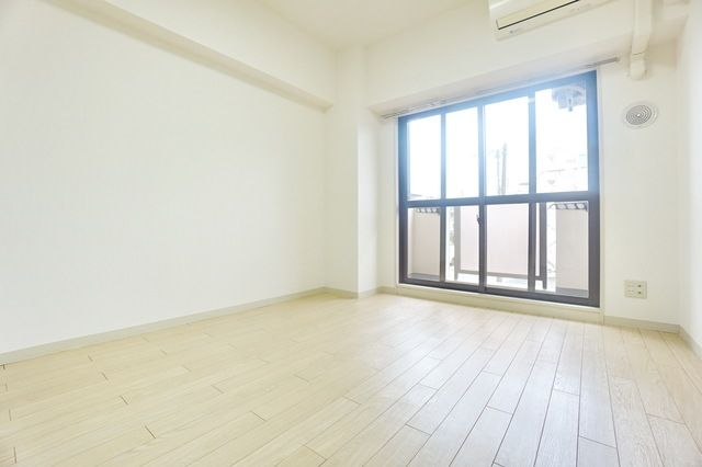 居室・リビング　同物件別部屋写真
