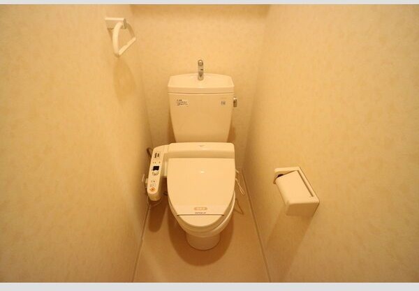 地下鉄西神・山手線 総合運動公園駅 徒歩42分 5階建 築21年のトイレ写真