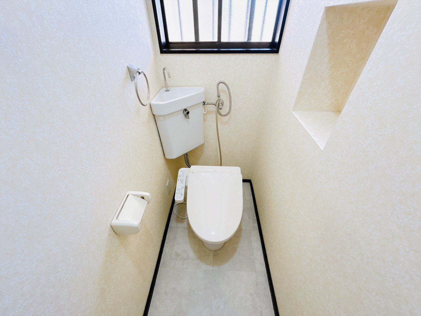 ＪＲ阪和線 六十谷駅 徒歩24分 3階建 築43年のトイレ写真