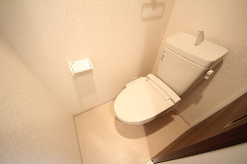 近鉄奈良線 布施駅 徒歩6分 11階建 築10年のトイレ写真