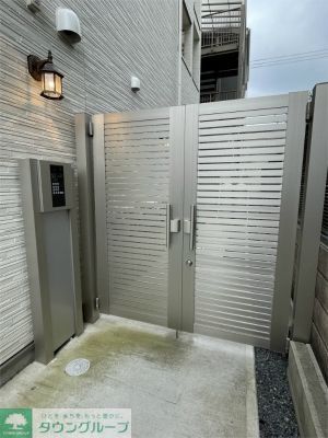京成松戸線 高根木戸駅 徒歩4分 3階建 築6年の外観写真