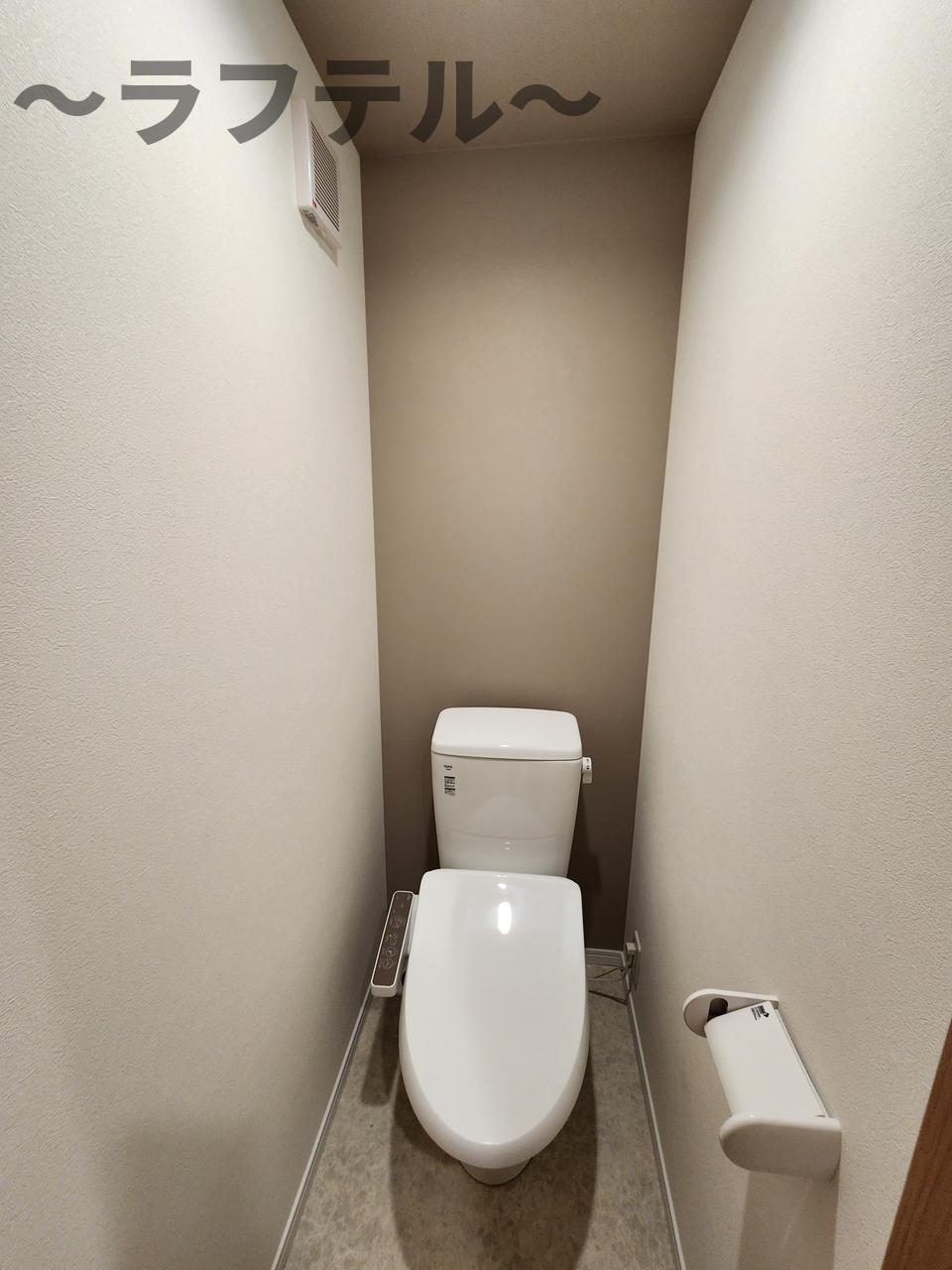 トイレ　同メーカー施工　別部屋イメージ写真