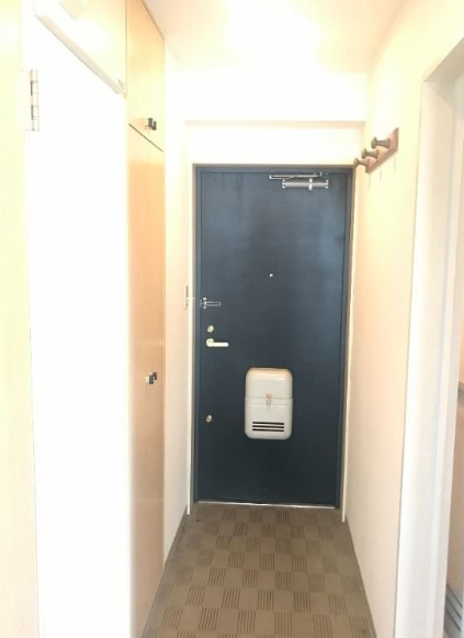 玄関　別部屋の画像を使用しております。