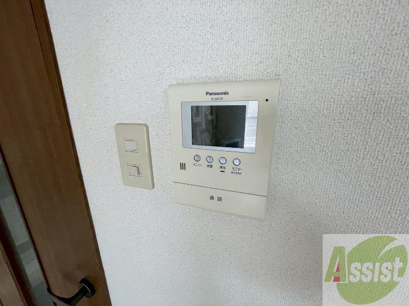 セキュリティ　ＴＶモニター付インターホンです。来客者の顔が見えるので安心！