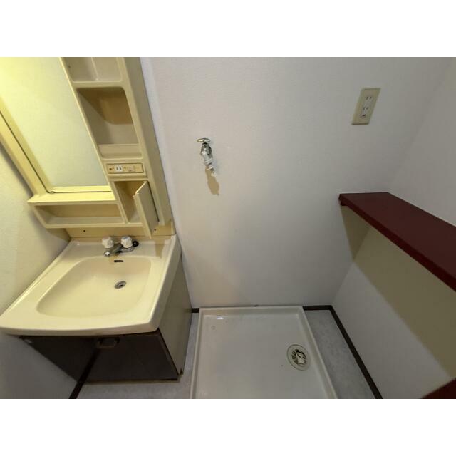 洗面設備　※写真と現況に相違がある場合、現況を優先いたします。