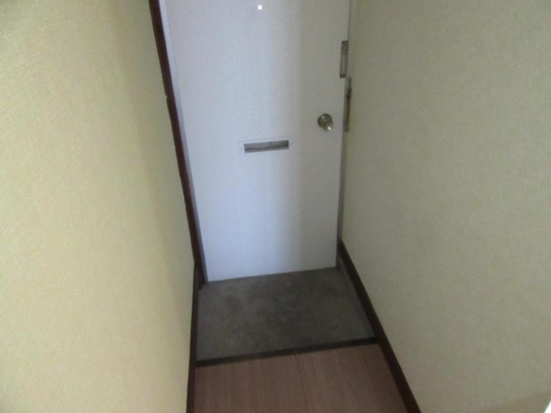 神宮ハイツの玄関写真