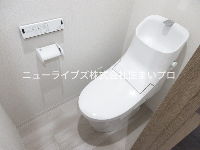 京阪本線 寝屋川市駅 徒歩17分 3階建 築3年のトイレ写真