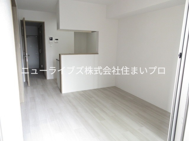 京阪本線 寝屋川市駅 徒歩17分 3階建 築3年の居間写真