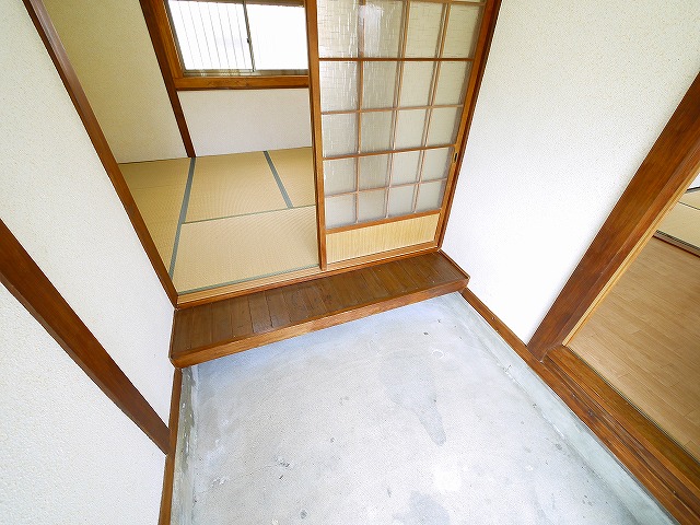 近鉄橿原線 西ノ京駅 徒歩3分 1階建 築42年の玄関写真