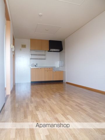 名鉄小牧線 間内駅 徒歩31分 2階建 築26年の居間写真