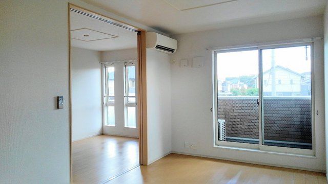 ルミエールの居間写真