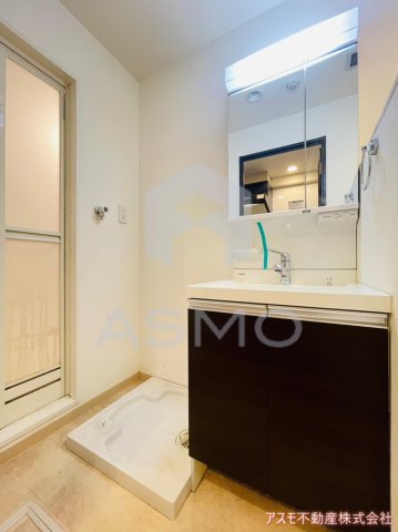 洗面設備　同マンション別部屋参考写真