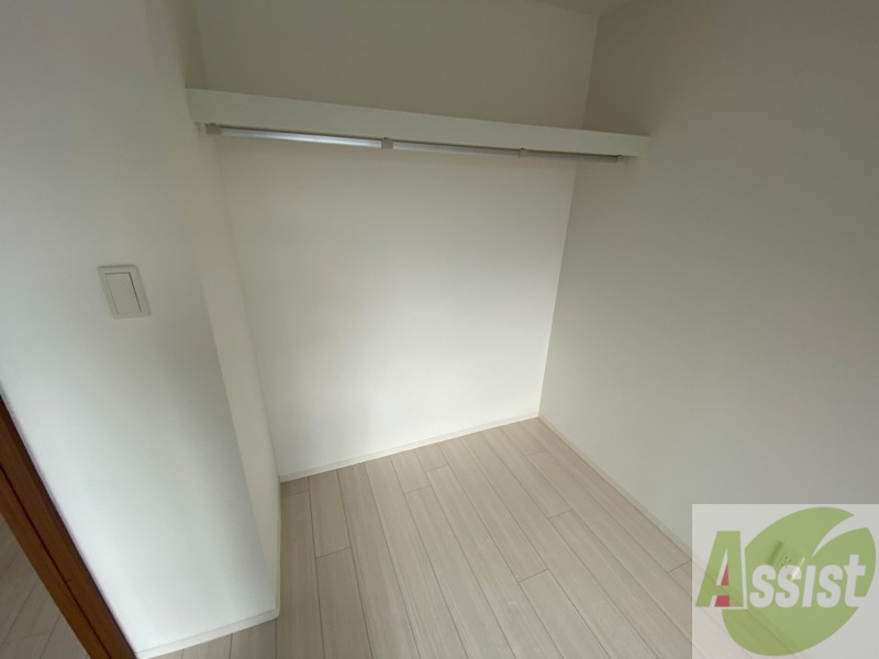 収納　寝室の収納です。部屋がすっきり片付きます。