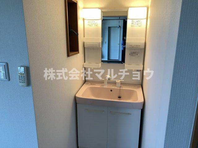 洗面設備　スペースが確保できる洗面所です