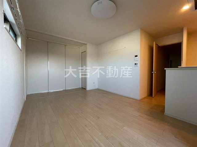 居室・リビング　※別部屋の写真です