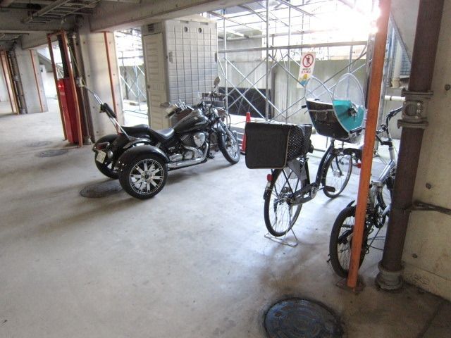 その他　★バイクが置けますよ♪★