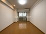 居室・リビング　同タイプ別住戸写真となります。現況と異なる場合がございます。
