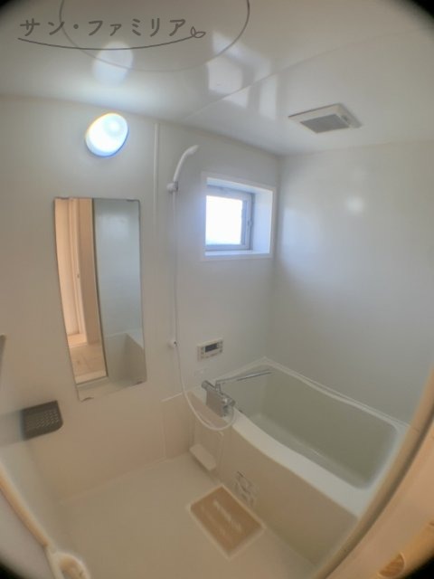 バス・シャワールーム　同一物件別部屋写真